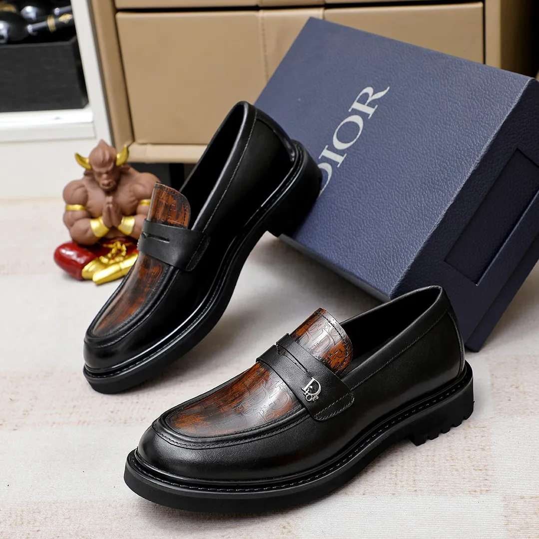 Men's shoes 💰520🕷️🕷️[Dior] Dior's new casual men's shoes are launched in Hong Kong counters. Official website 1:1 production. Italian woven cowhide + water-dyed 🐂 leather lining. Designed by European and American masters. Perfect shape to create counter quality, solid color rubber wear-resistant outsole and classic dazzling toe! Super versatile and very comfortable. High-end without losing taste, fashionable and novel! ! Absolute focus! 8 colors available! Code number 38-45……